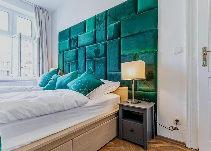 Convenient 3-br 15 Min To Landstrasse Hub * וינה