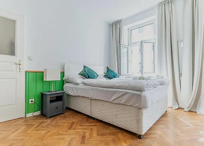Convenient 3-br 15 Min To Landstrasse Hub * וינה