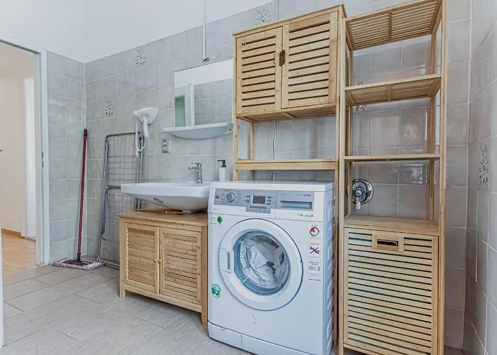 Convenient 3-br 15 Min To Landstrasse Hub דירה וינה
