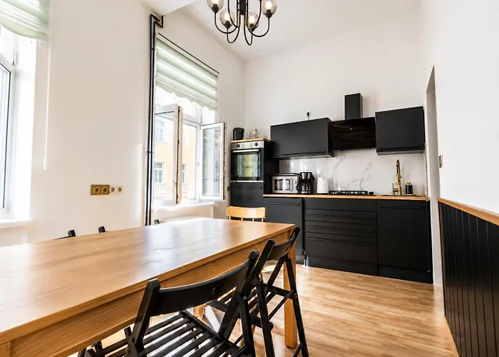 Convenient 3-br 15 Min To Landstrasse Hub * וינה