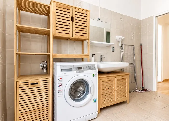 דירה Convenient 3-br 15 Min To Landstrasse Hub